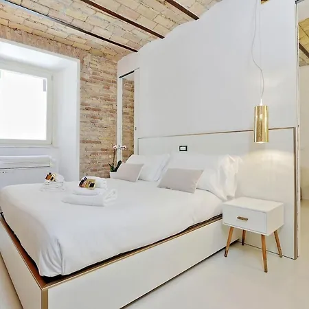 Ych-charming Flat Near Colosseum *