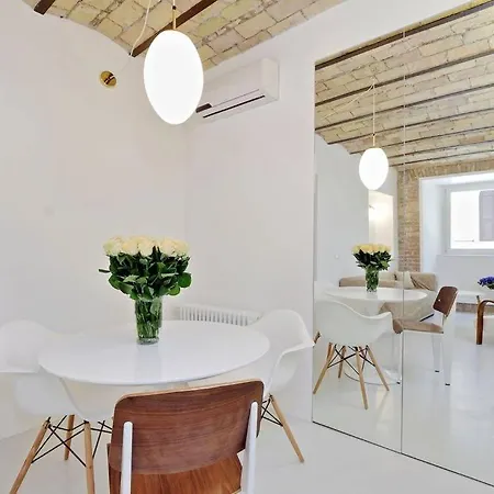 Apartament Ych-charming Flat Near Colosseum Rzym