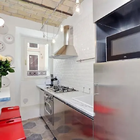 Apartament Ych-charming Flat Near Colosseum *